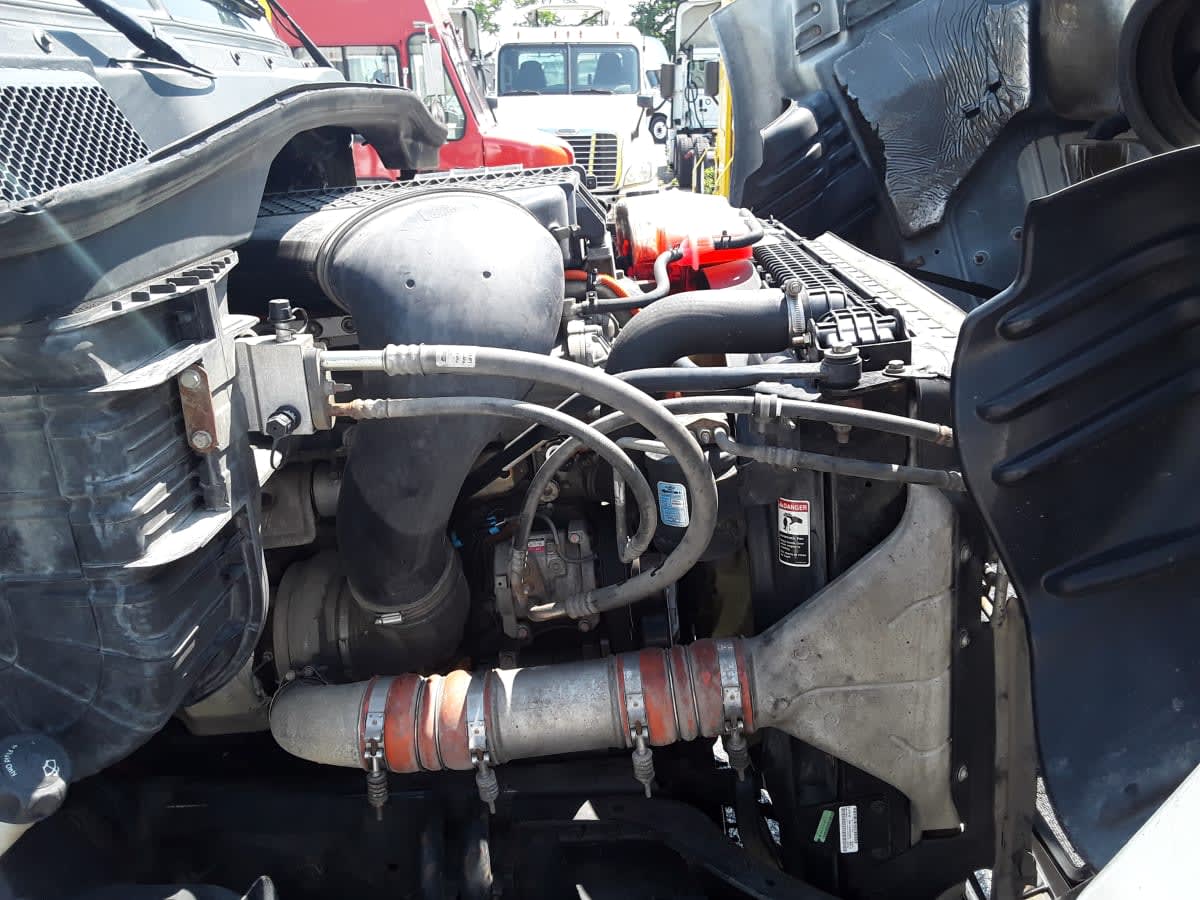 2018 Freightliner CASCADIA 113 222703