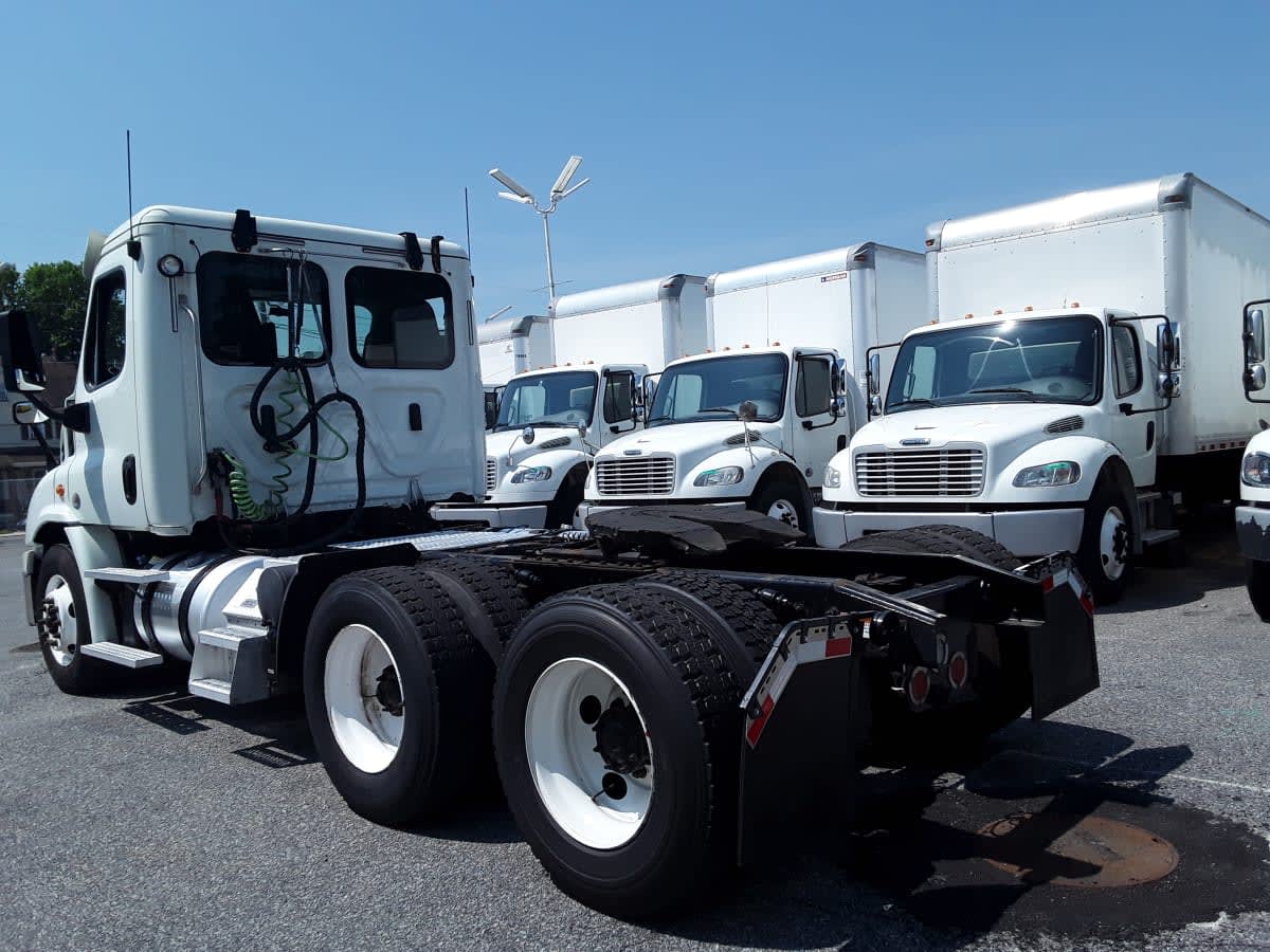 2018 Freightliner CASCADIA 113 222703