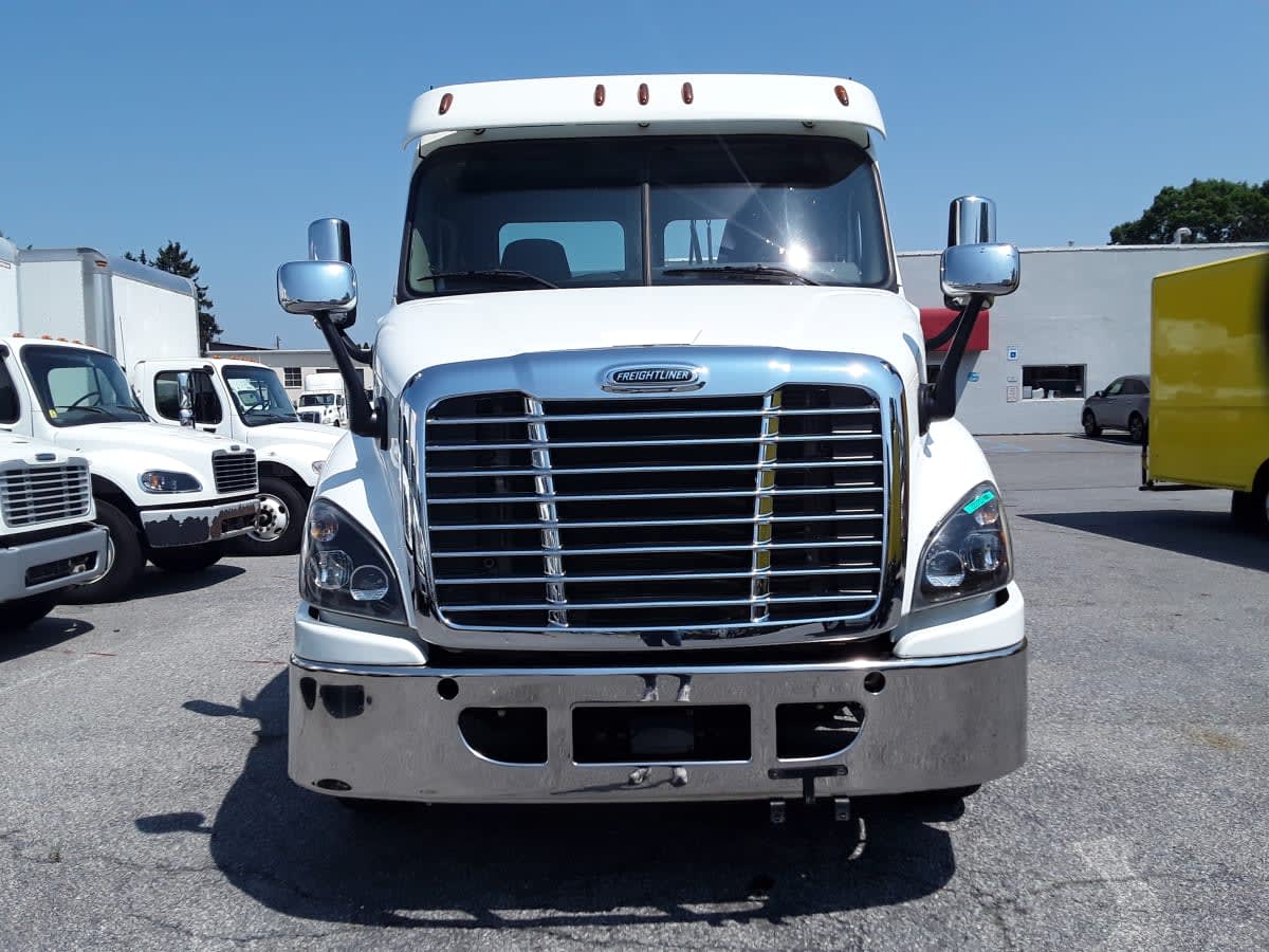 2018 Freightliner CASCADIA 113 222703