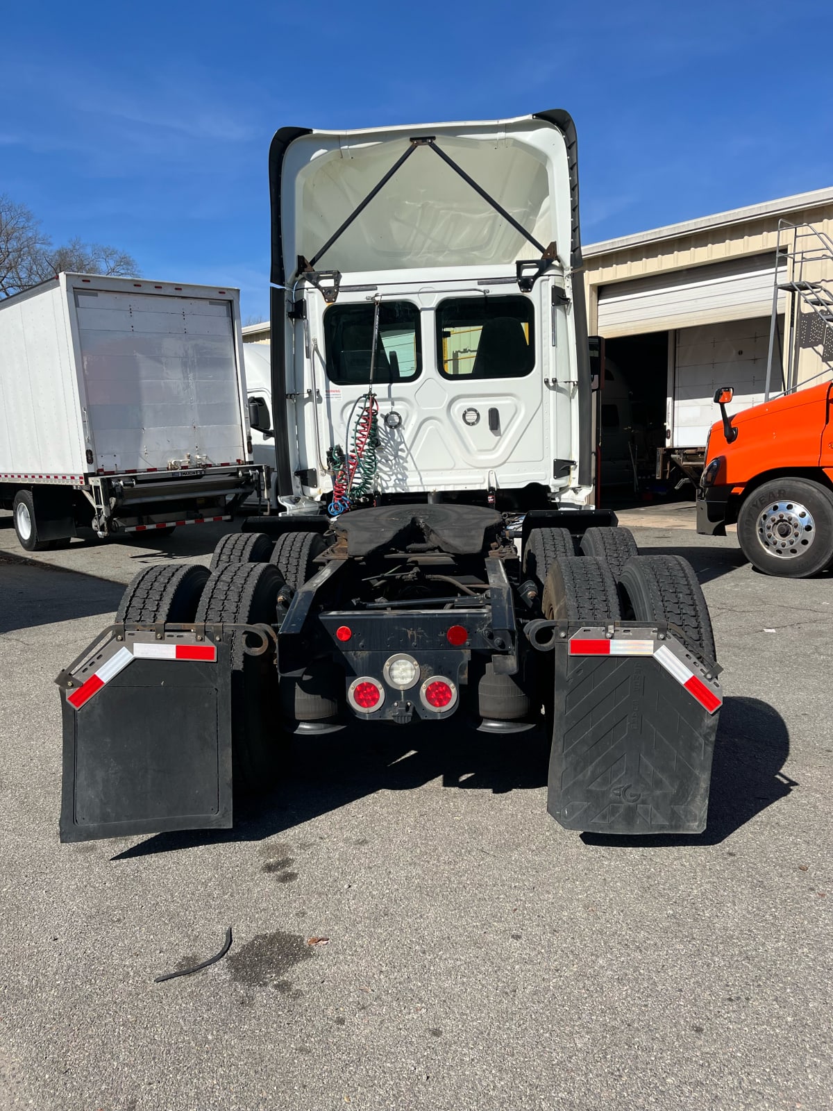 2018 Freightliner/Mercedes CASCADIA 125 222743