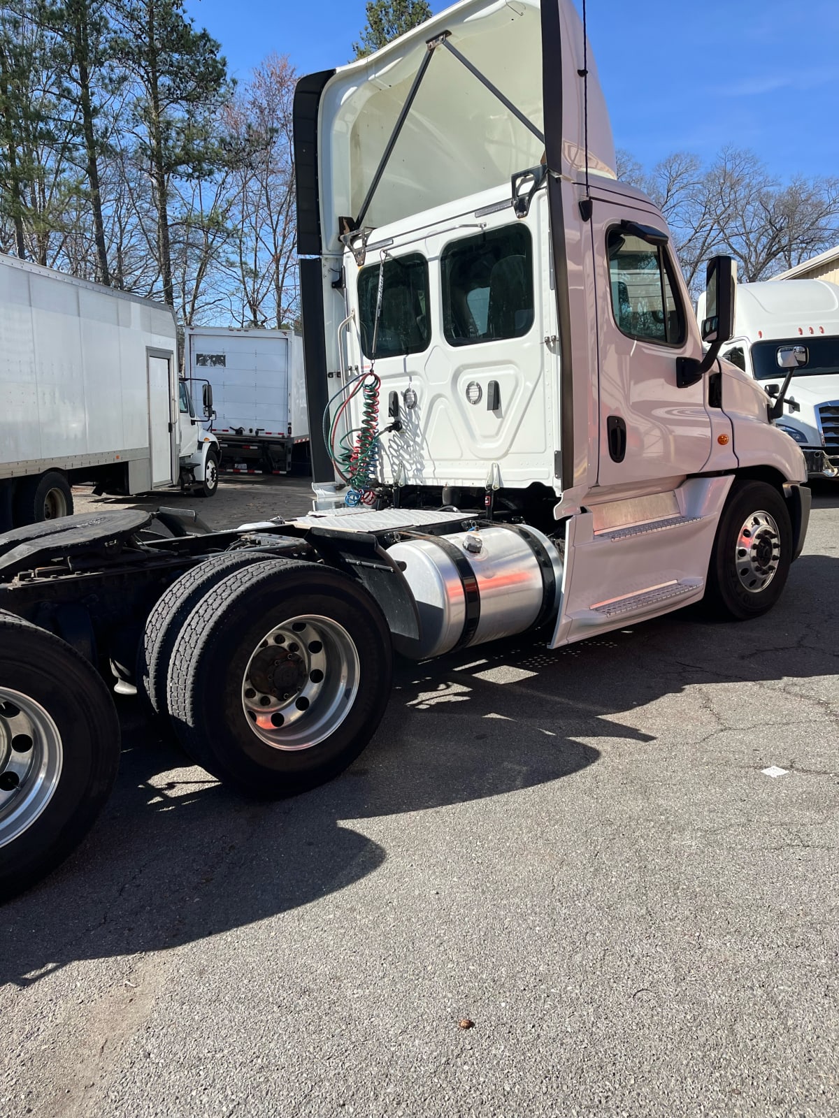 2018 Freightliner/Mercedes CASCADIA 125 222743