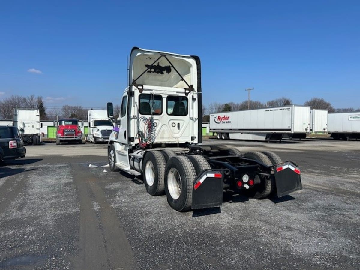 2018 Freightliner/Mercedes CASCADIA 125 222745