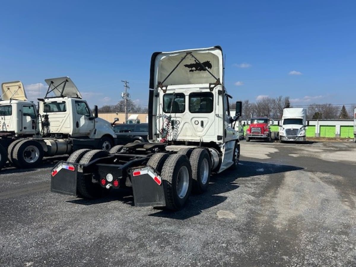 2018 Freightliner/Mercedes CASCADIA 125 222745