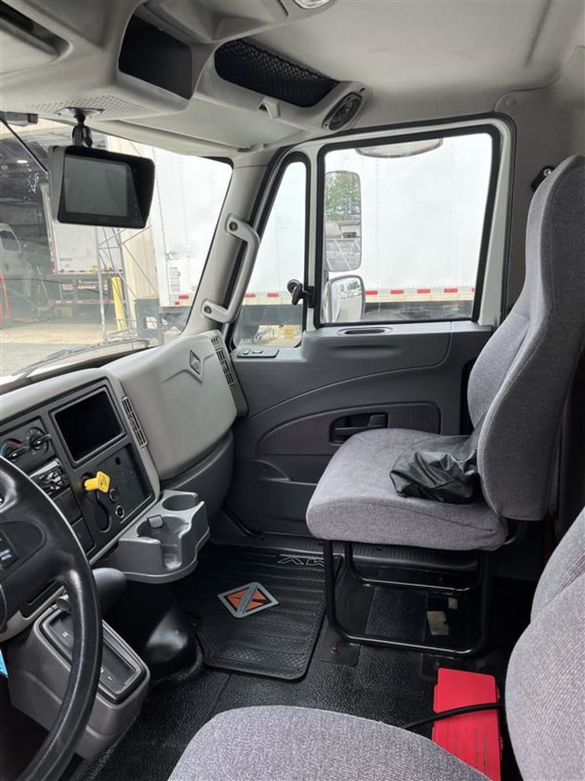 2018 Navistar International 4300 LP 222915