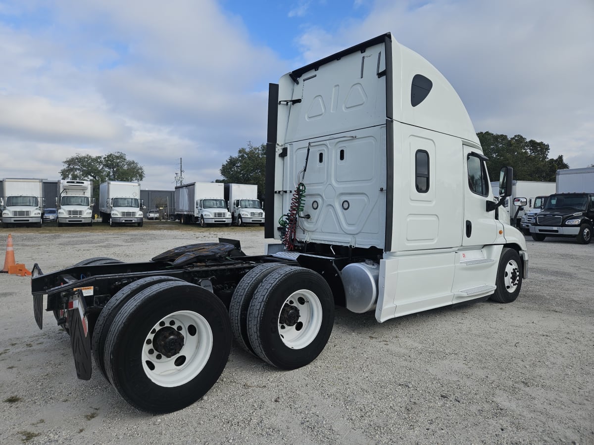 2018 Freightliner/Mercedes CASCADIA 125 222973