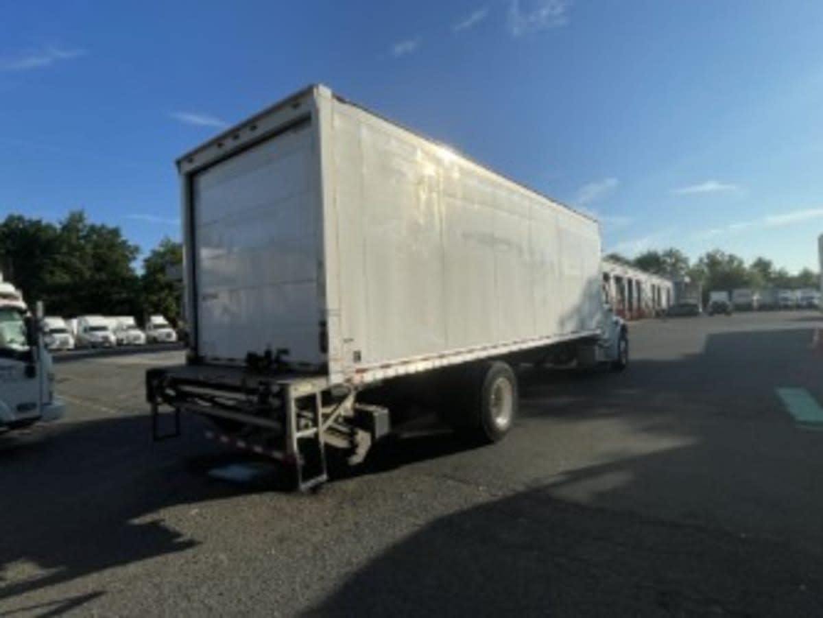 2018 Freightliner M2 106 223006