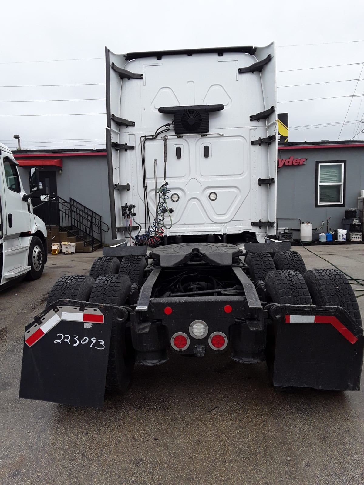 2018 Freightliner/Mercedes CASCADIA 125 223093