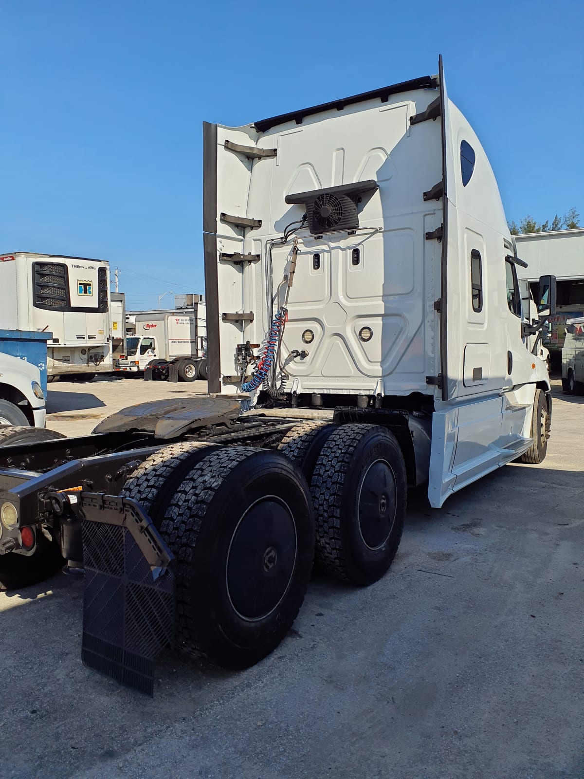 2018 Freightliner/Mercedes CASCADIA 125 223095