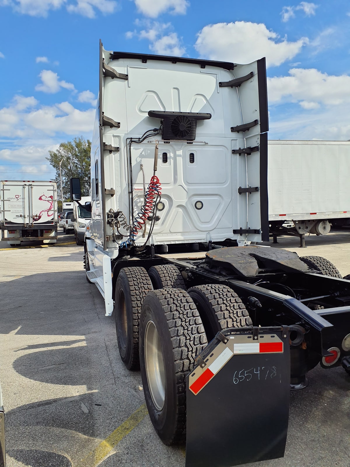 2018 Freightliner/Mercedes CASCADIA 125 223100