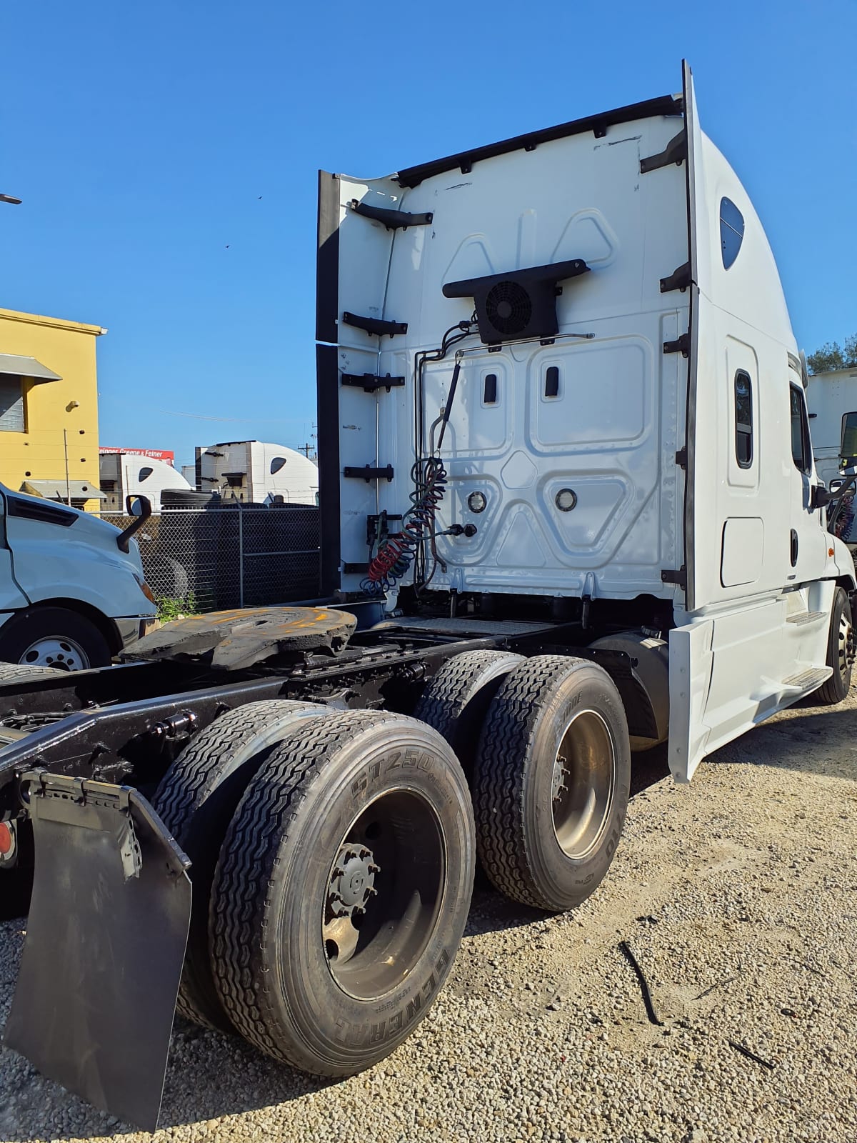 2018 Freightliner/Mercedes CASCADIA 125 223102