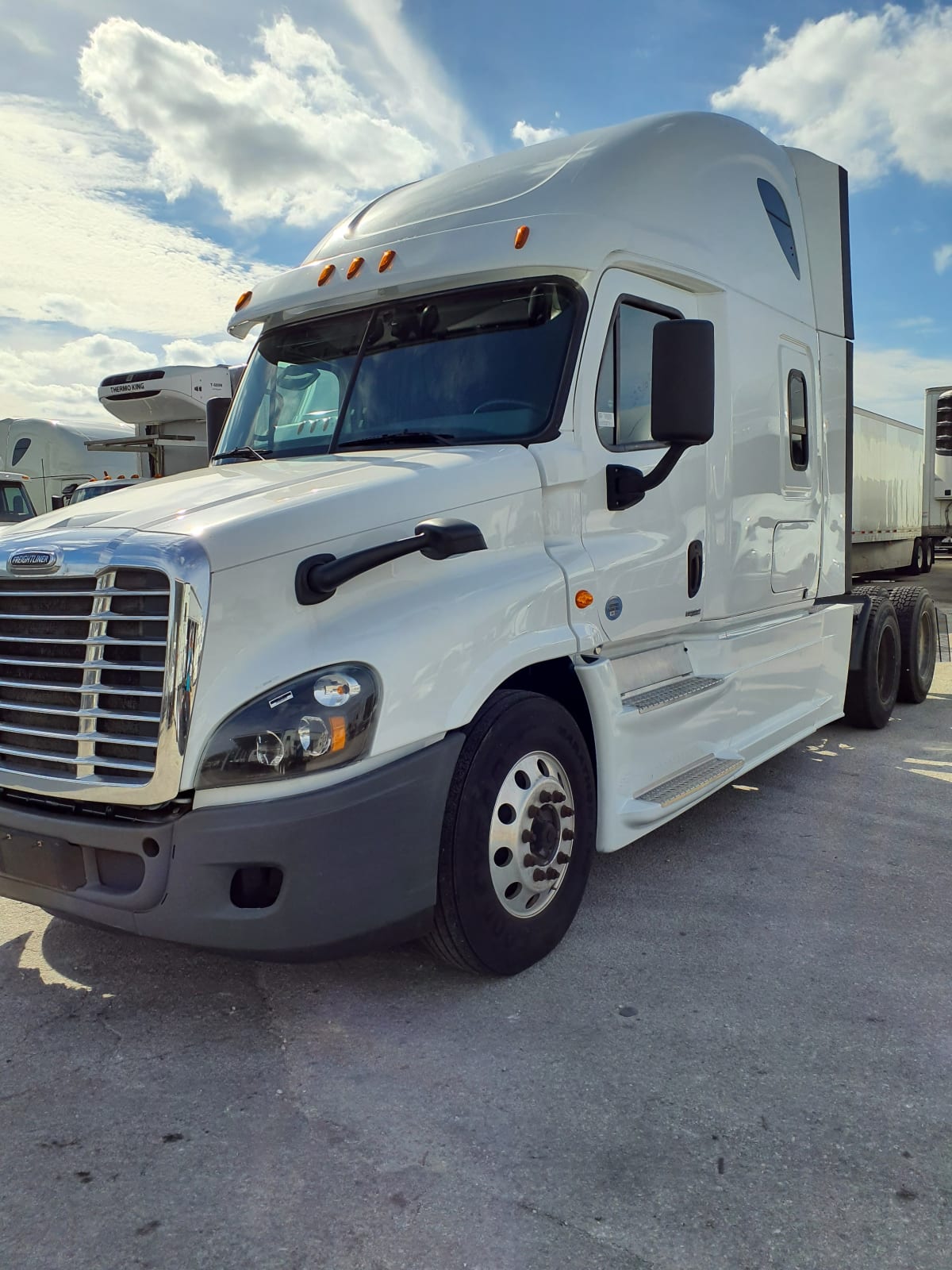 2018 Freightliner/Mercedes CASCADIA 125 223105