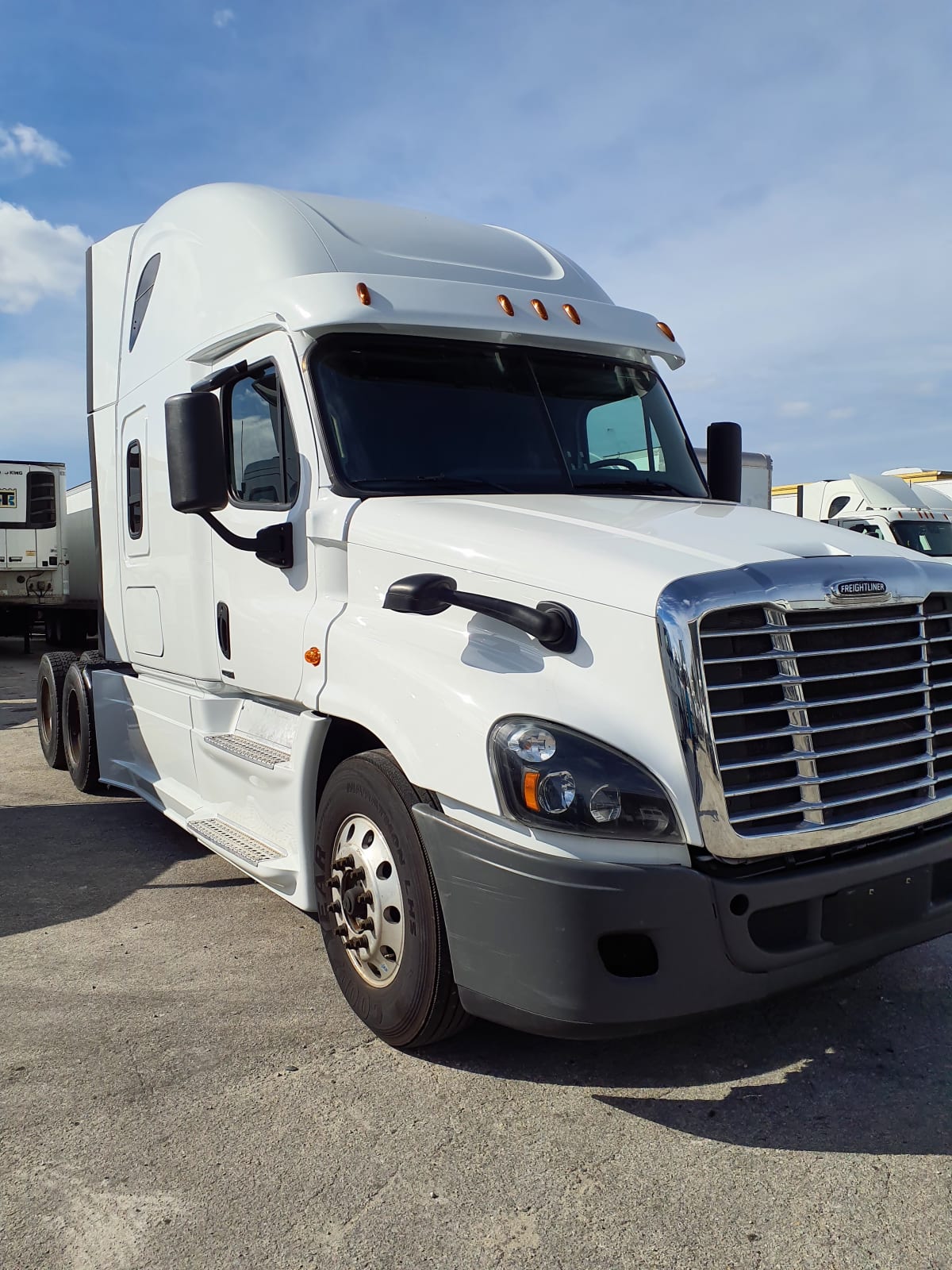 2018 Freightliner/Mercedes CASCADIA 125 223105