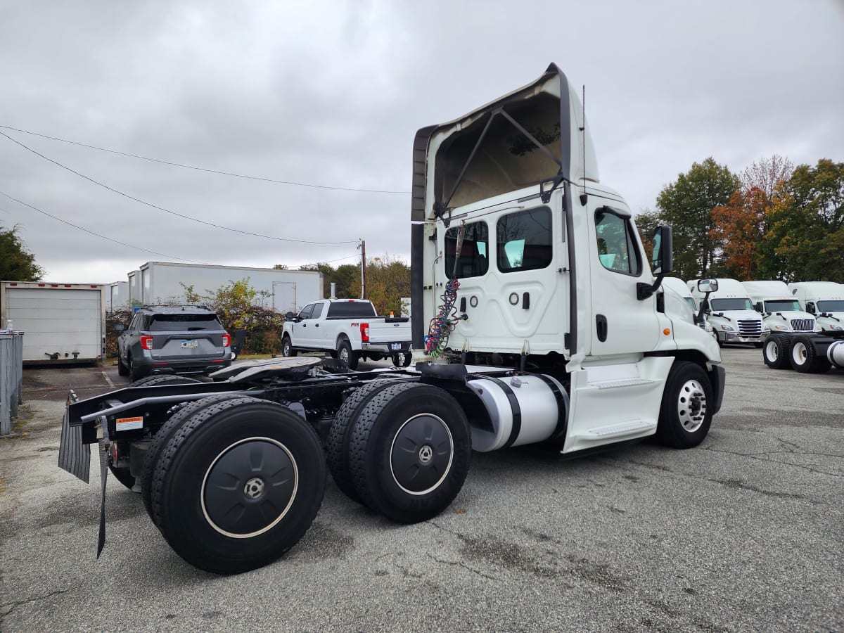 2018 Freightliner/Mercedes CASCADIA 125 223115