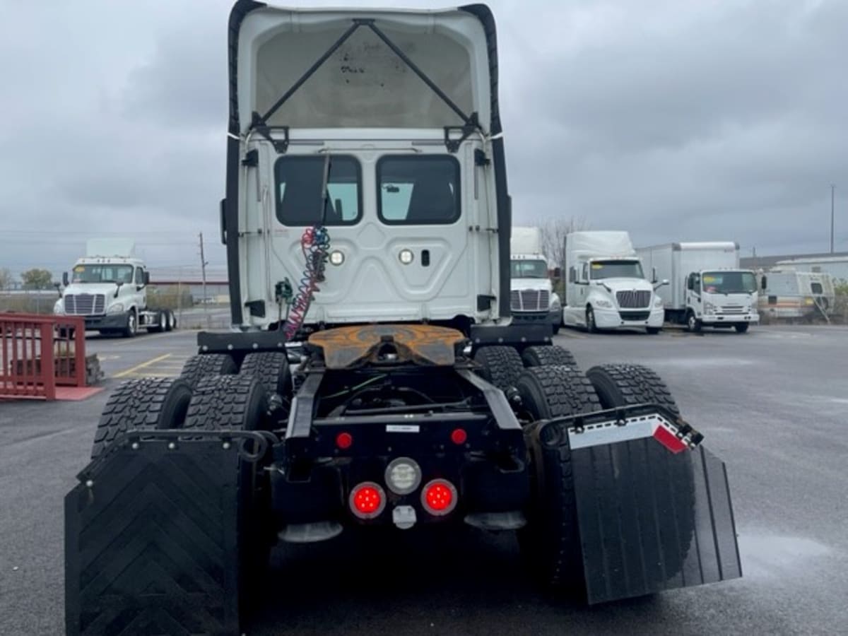 2018 Freightliner/Mercedes CASCADIA 125 223116