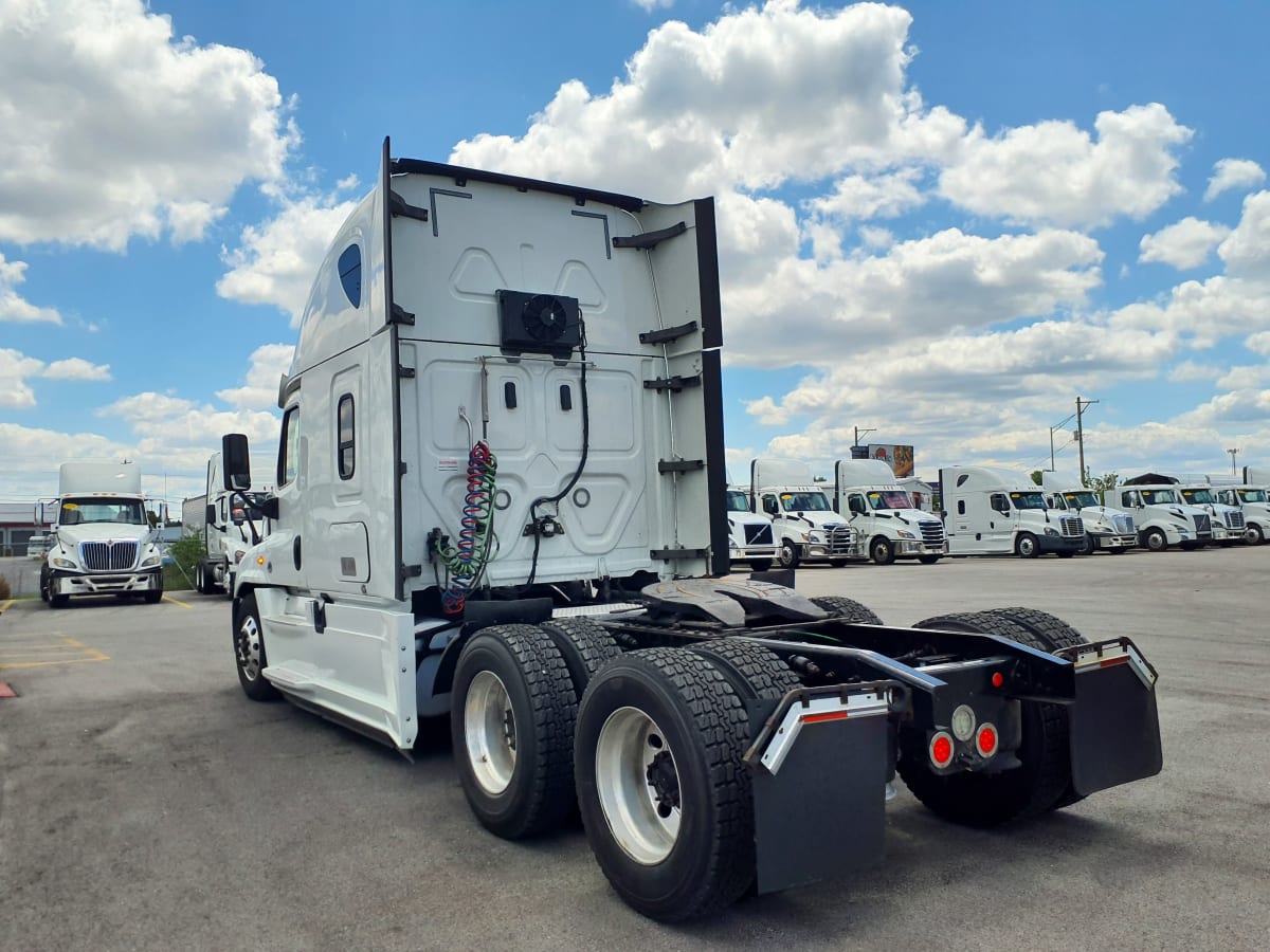 2018 Freightliner/Mercedes CASCADIA 125 223207