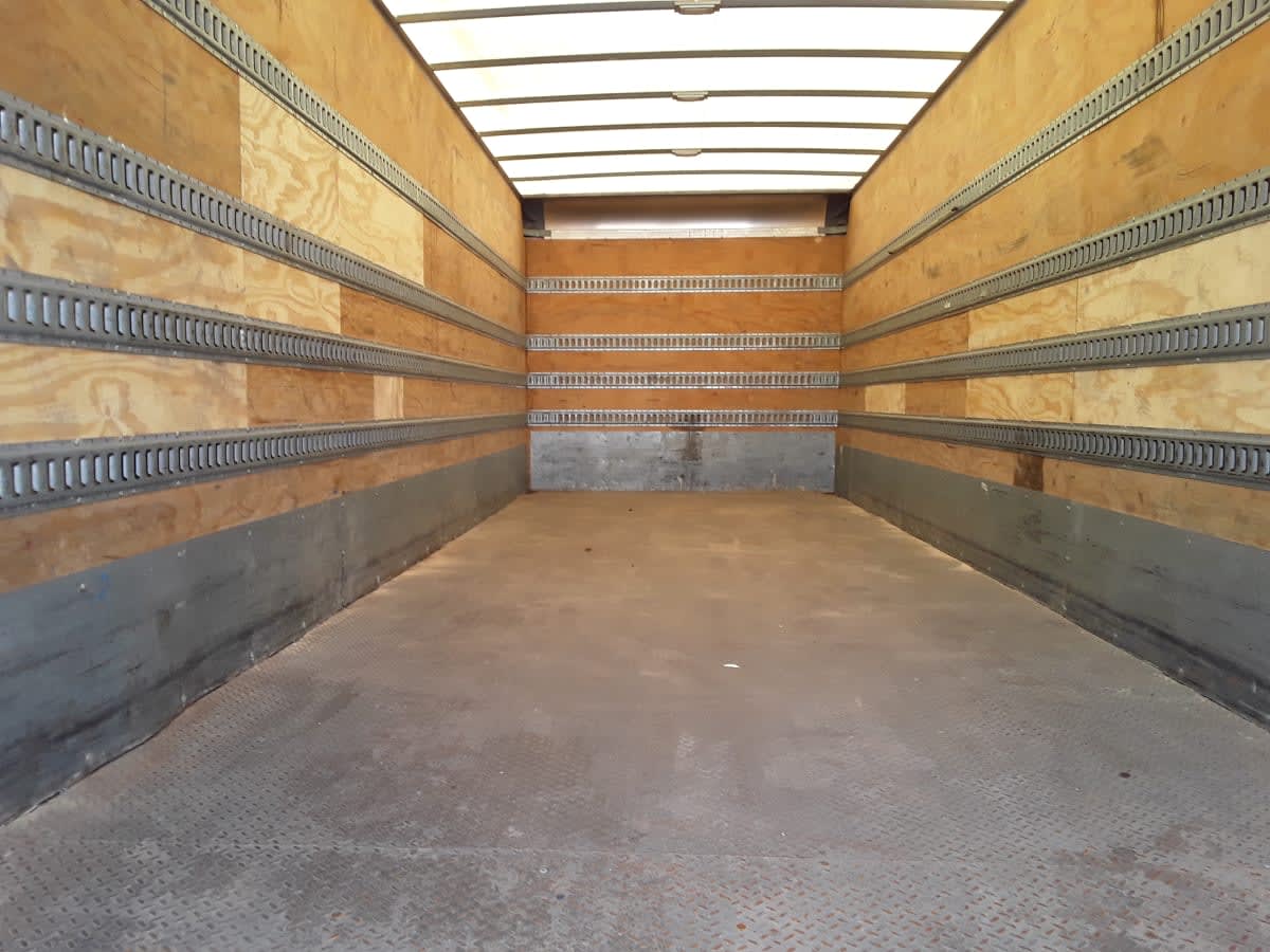 2018 Freightliner M2 106 223250