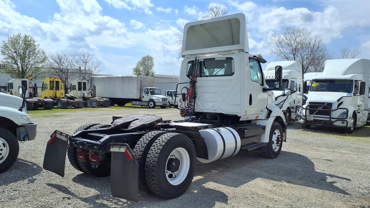 2020 Navistar International RH613 DAYCAB S/A 227833