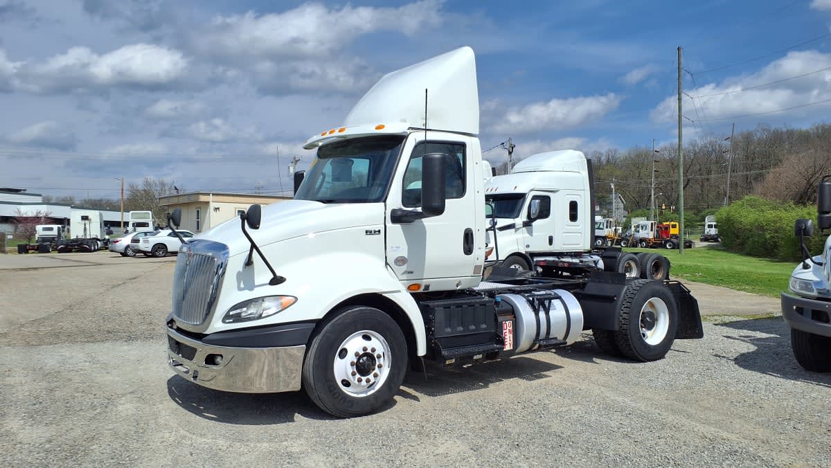 2020 Navistar International RH613 DAYCAB S/A 227833