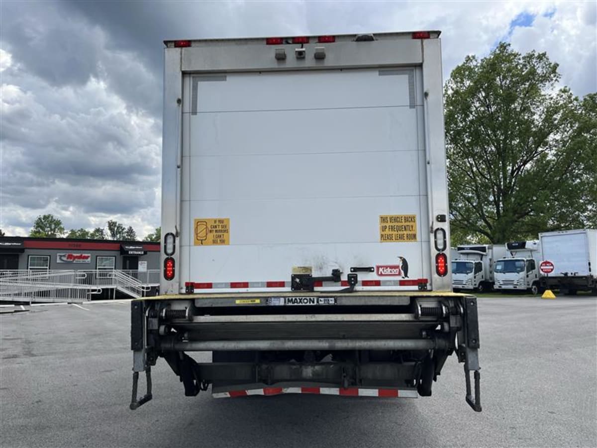 2020 Freightliner M2 106 228069