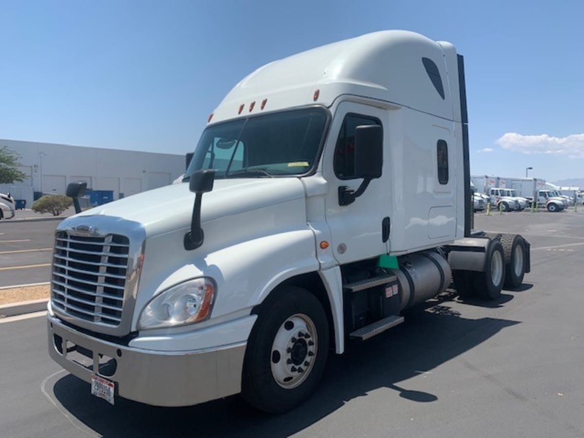 2020 Freightliner/Mercedes CASCADIA 125 228205