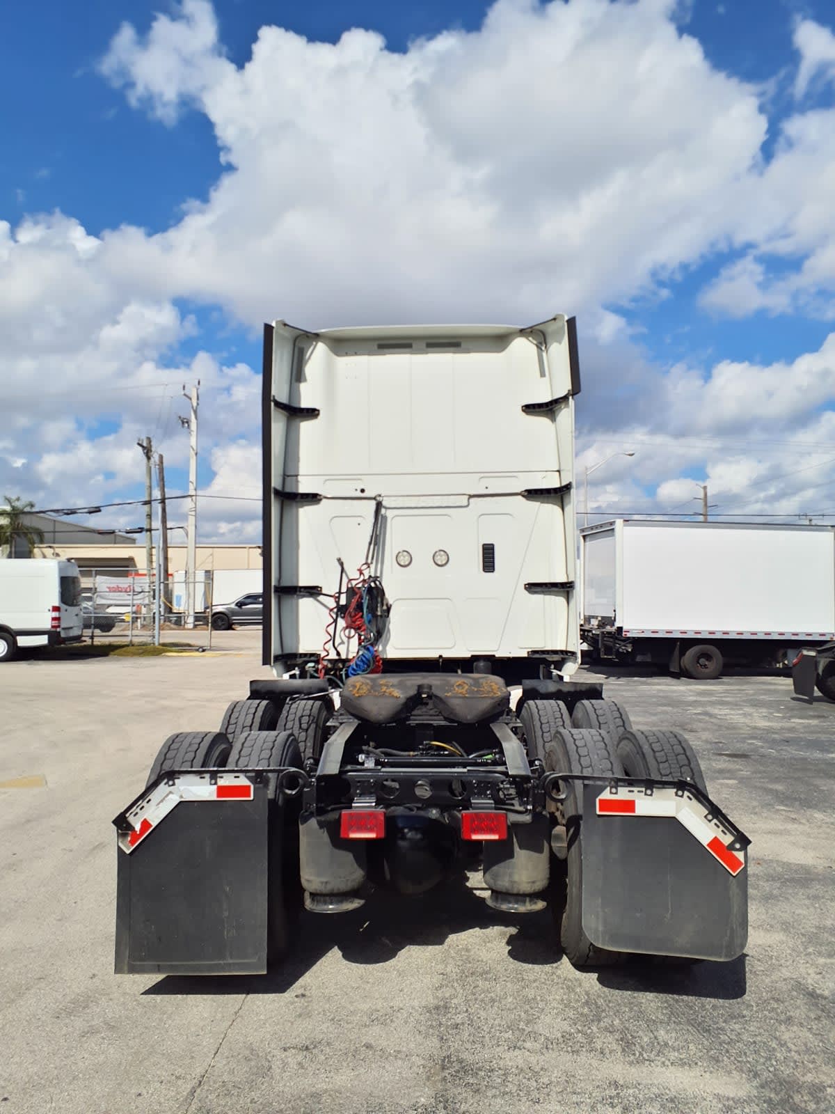 2020 International - image 5