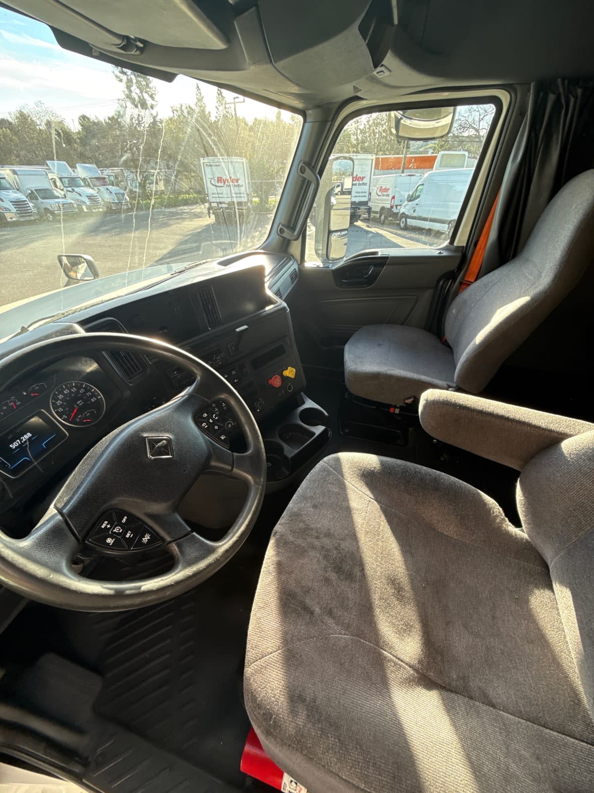 2020 International - image 7