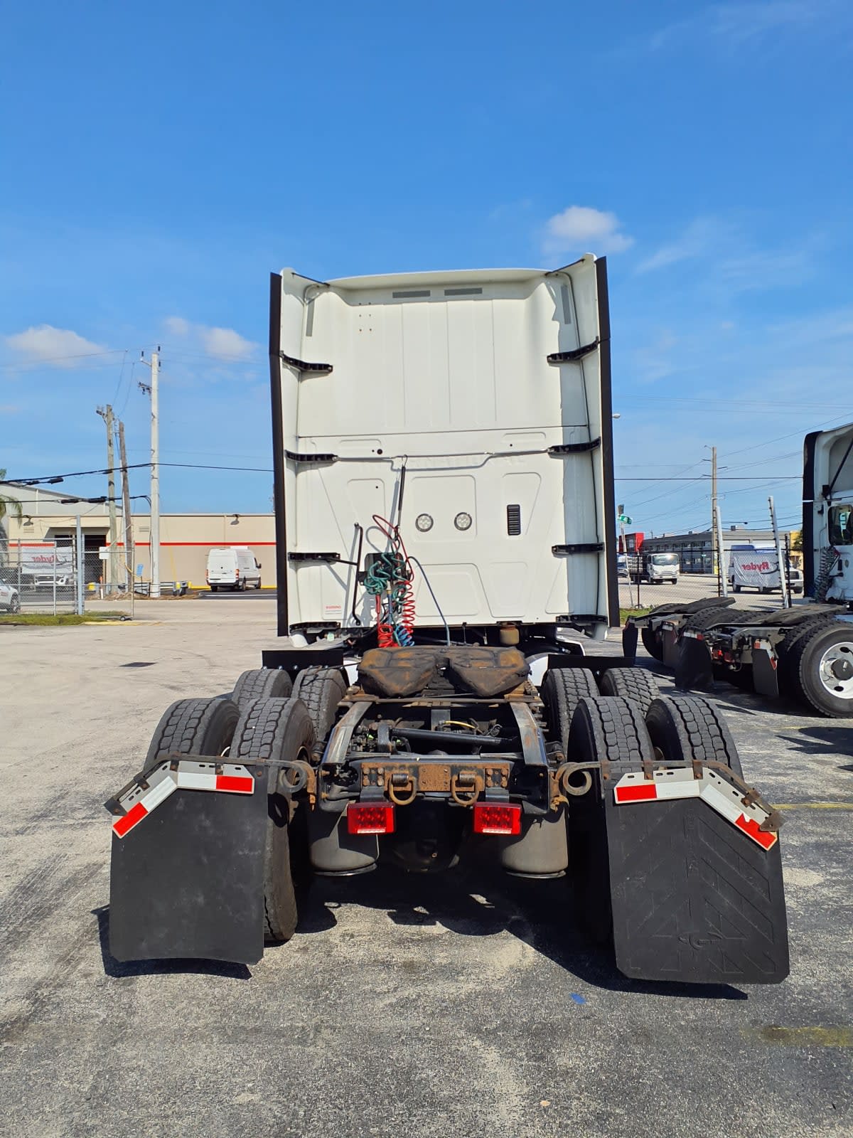 2020 International - image 5