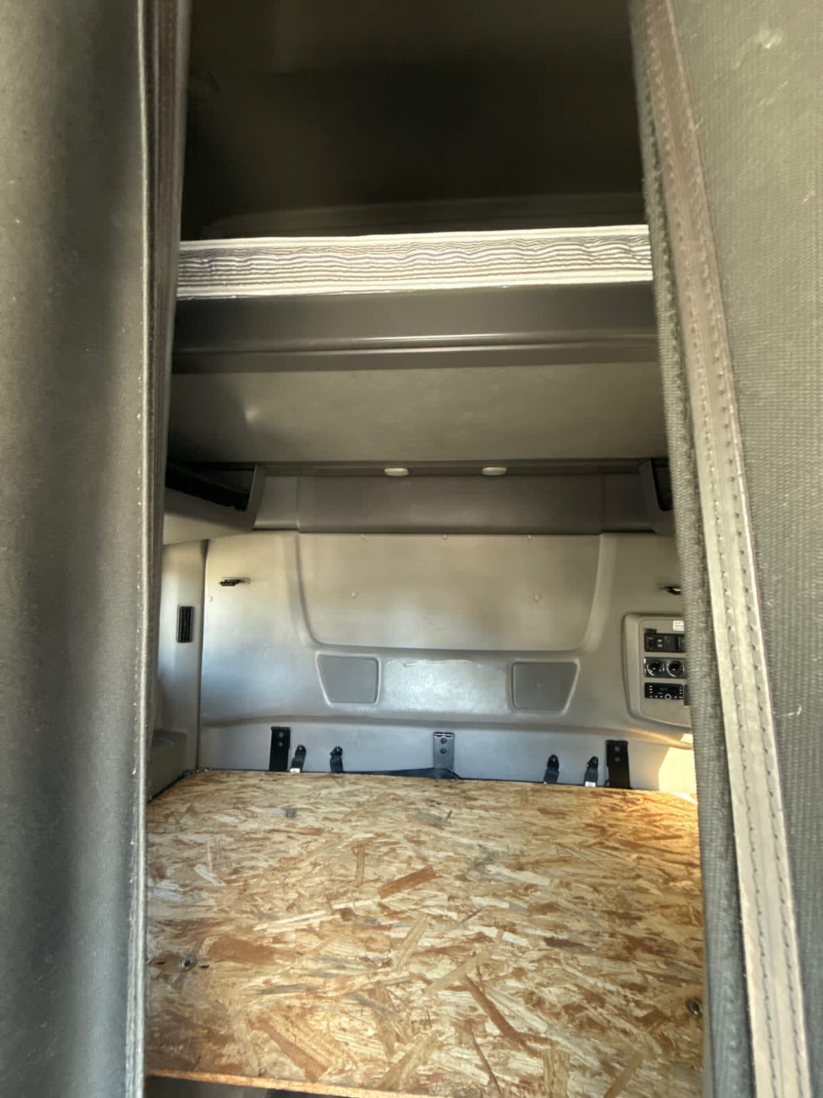 2020 International - image 8