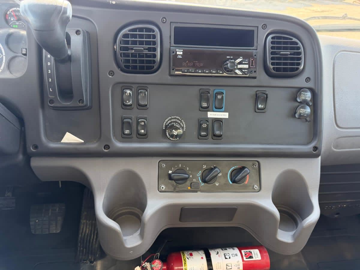 2020 Freightliner/Mercedes M2 106 229974