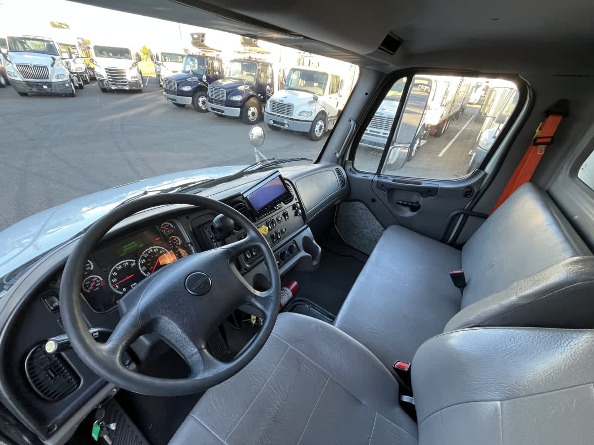 2020 Freightliner/Mercedes M2 106 230226