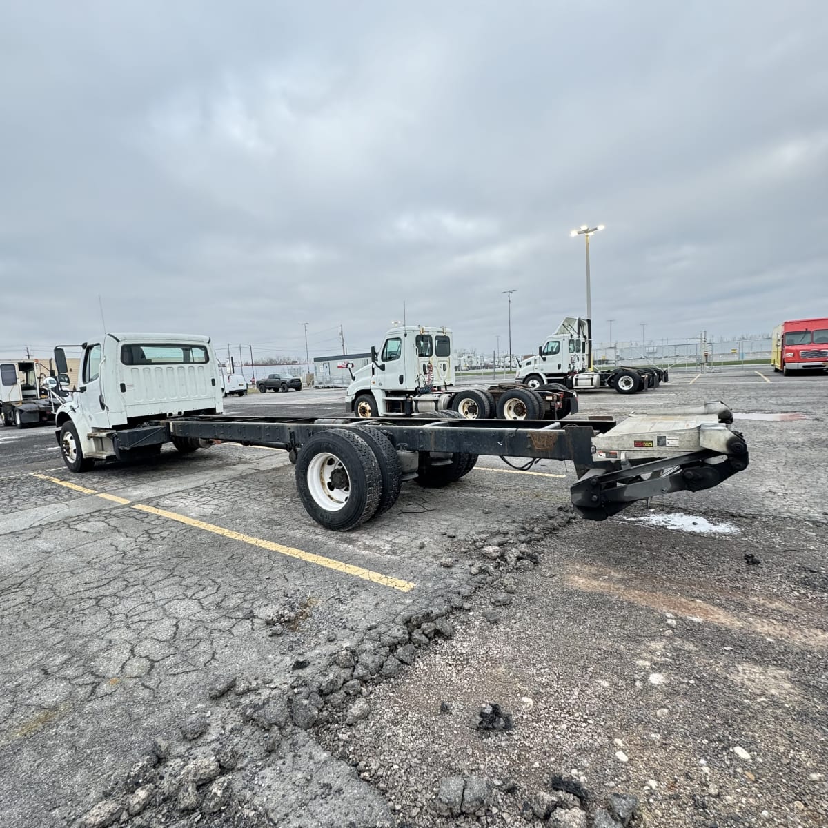 2020 Freightliner/Mercedes M2 106 230256