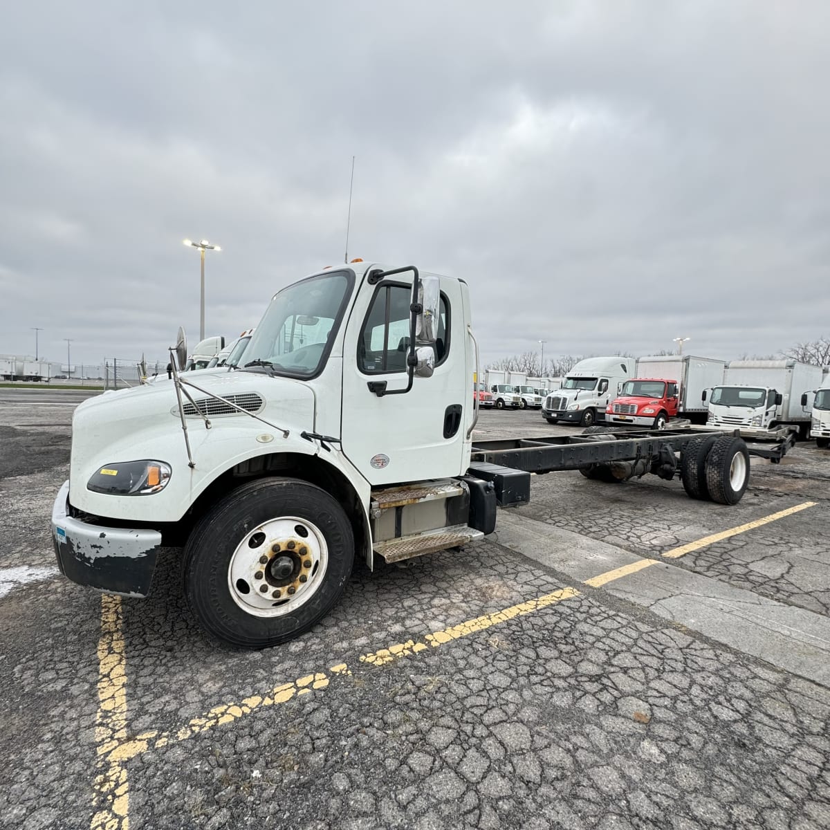 2020 Freightliner/Mercedes M2 106 230256