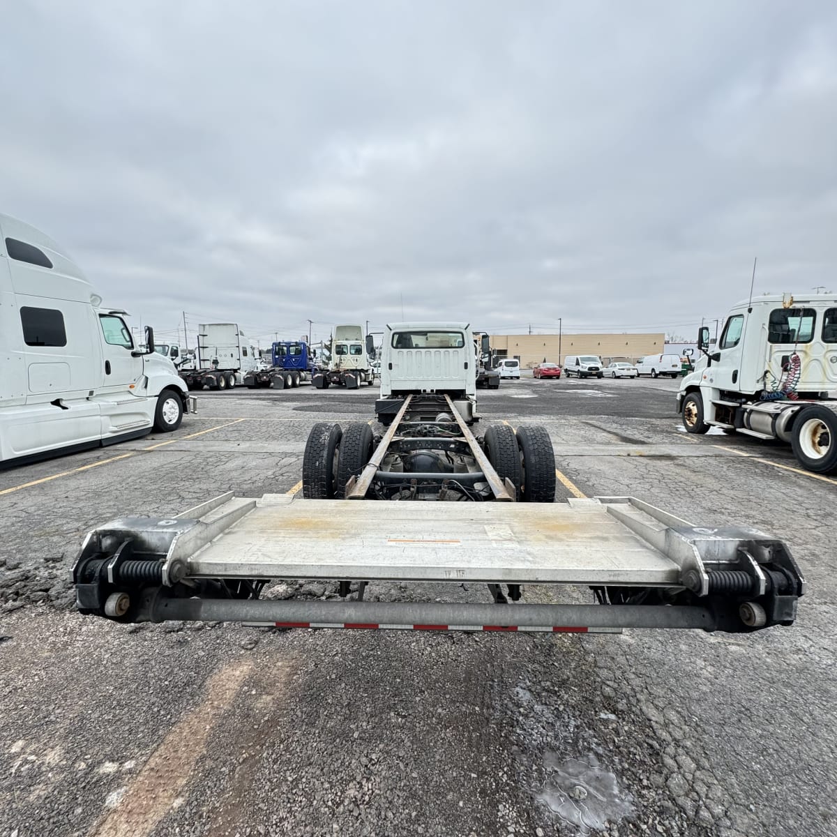 2020 Freightliner/Mercedes M2 106 230256