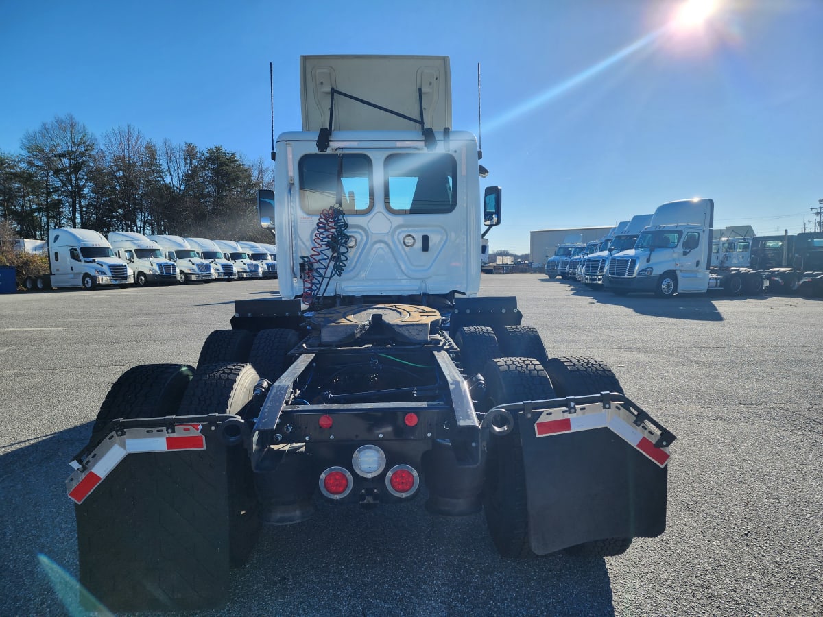 2020 Freightliner/Mercedes CASCADIA 125 230312