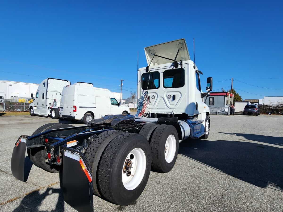 2020 Freightliner/Mercedes CASCADIA 125 230313