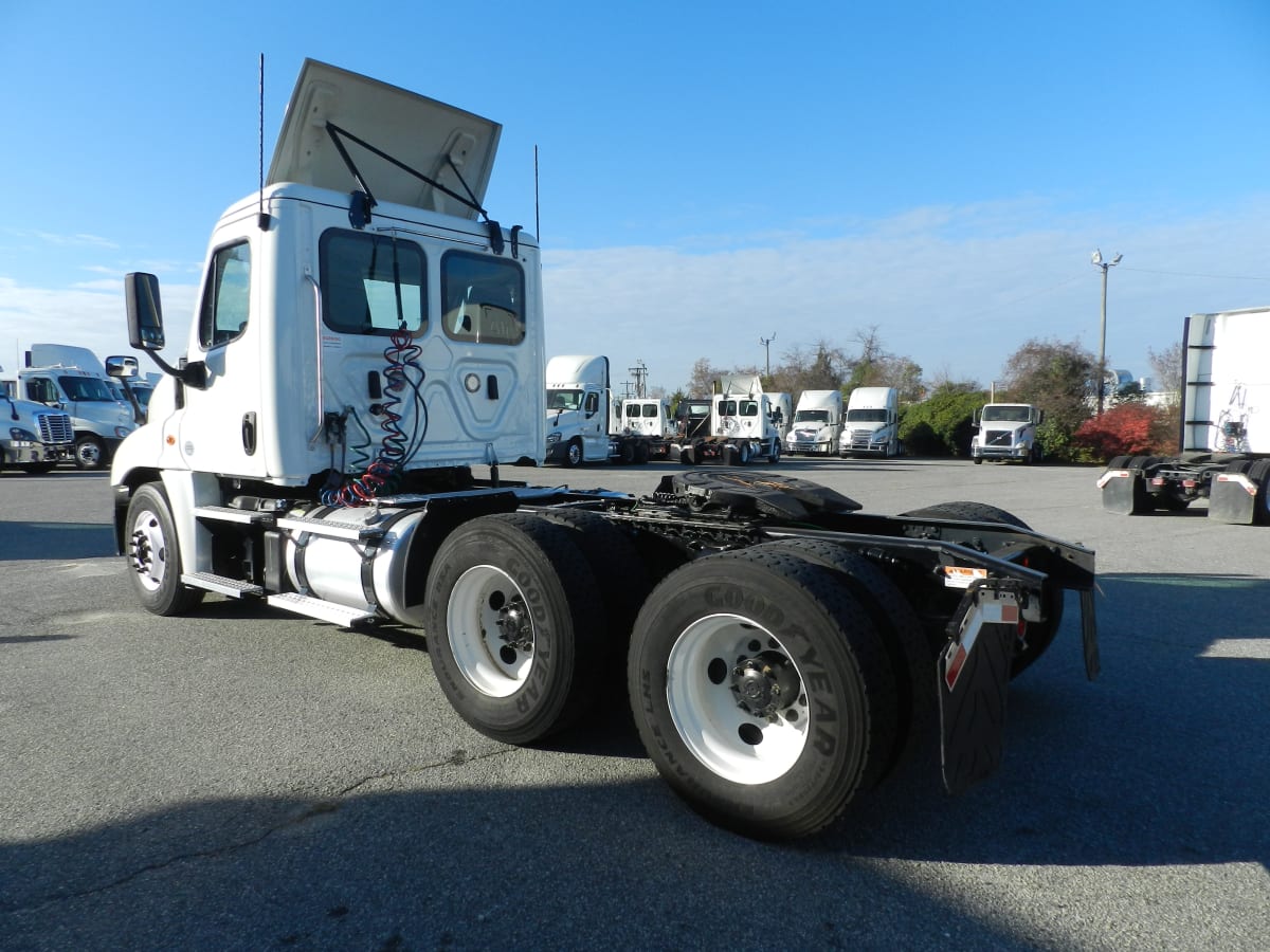 2020 Freightliner/Mercedes CASCADIA 125 230314