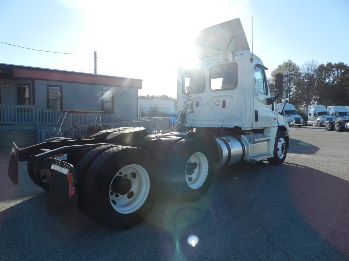 2020 Freightliner/Mercedes CASCADIA 125 230314