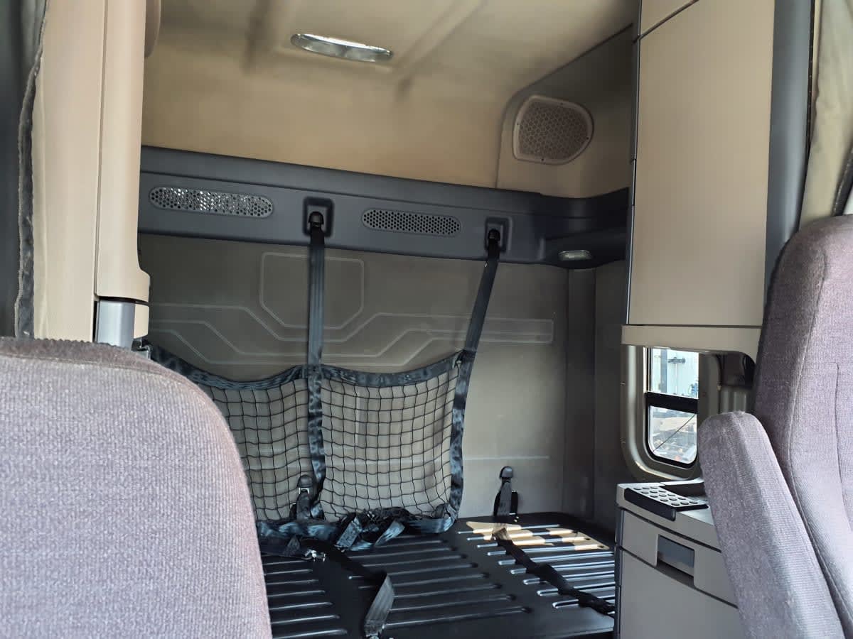 2020 Freightliner CASCADIA 125 230348