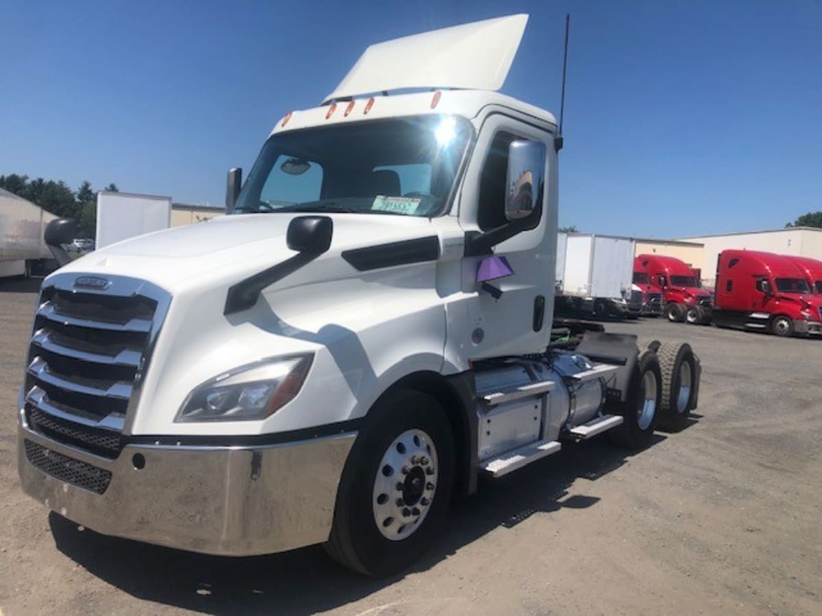 2020 Freightliner Cascadia in Allentown, PA