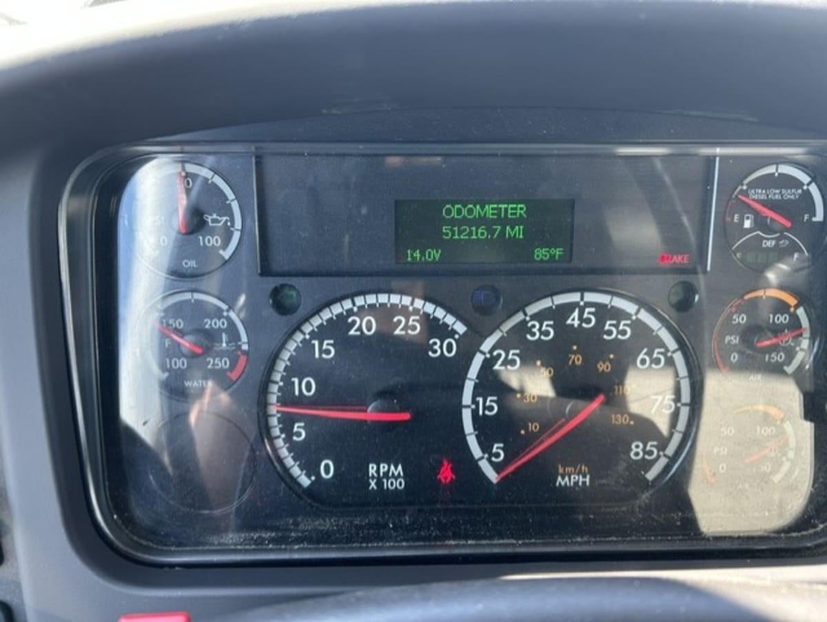 2020 Freightliner/Mercedes M2 106 230440