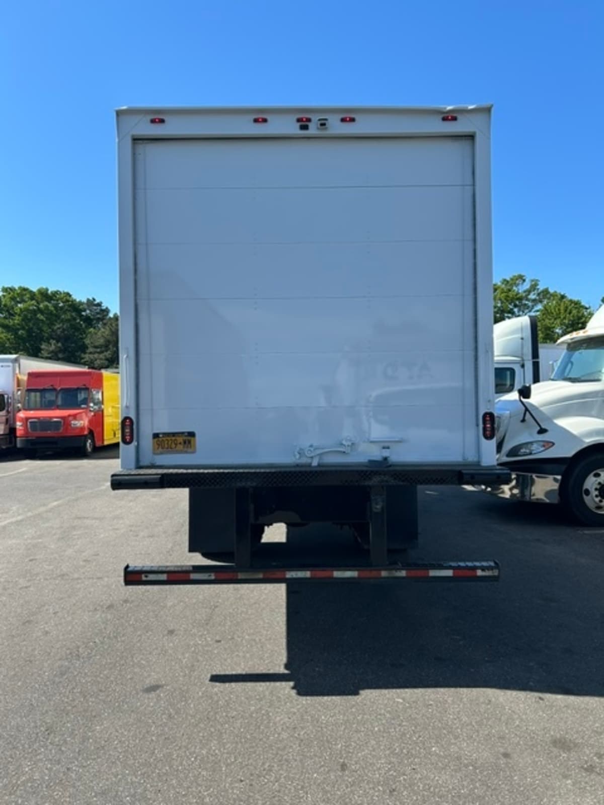 2020 Freightliner/Mercedes M2 106 230440