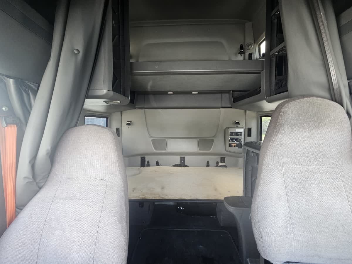 2019 International LT in Orlando, FL — photo 7