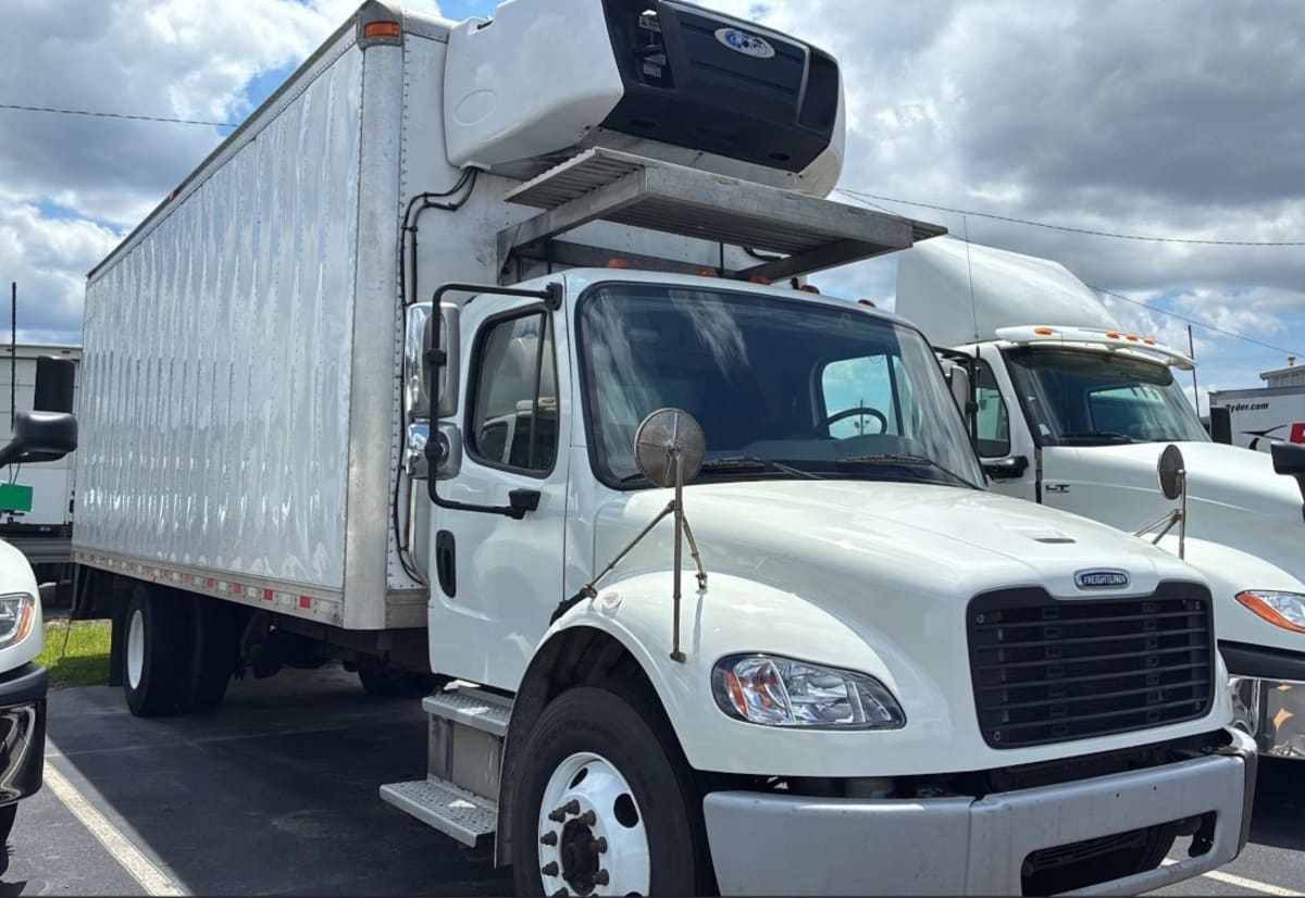 2020 Freightliner M2 106 in Jacksonville, FL — photo 3