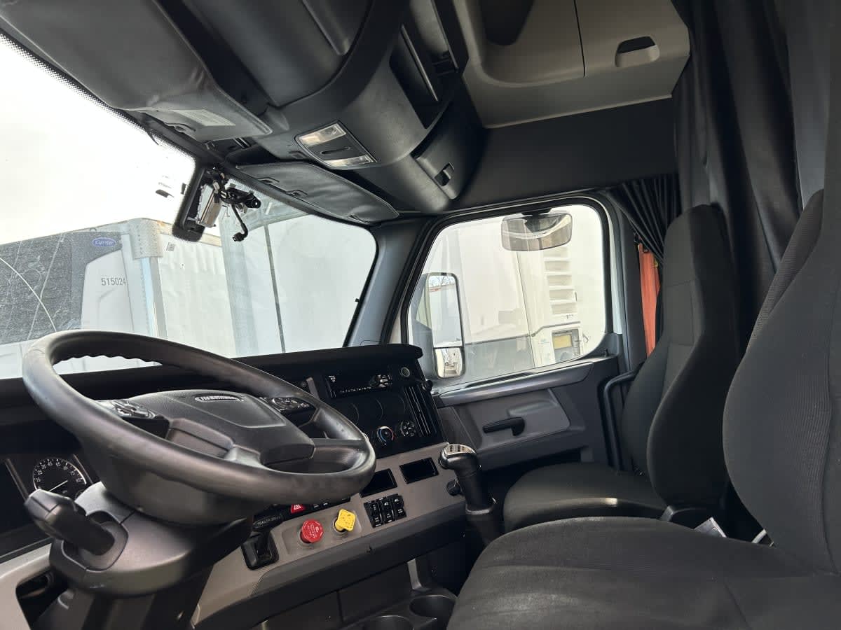 2020 Freightliner - image 8