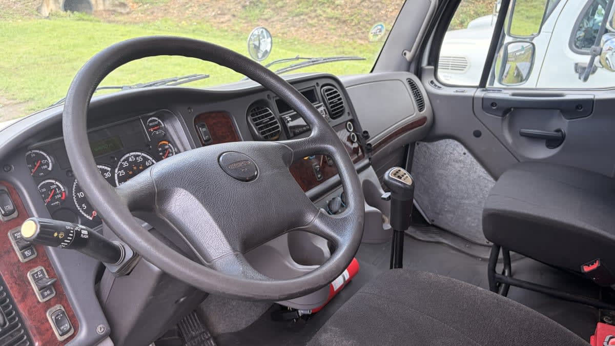 2020 Freightliner/Mercedes M2 106 231168