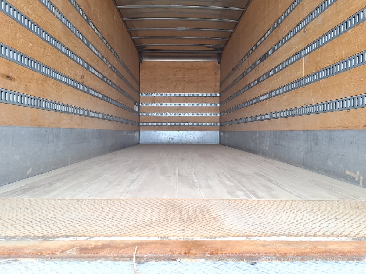 2020 Freightliner/Mercedes M2 106 231586