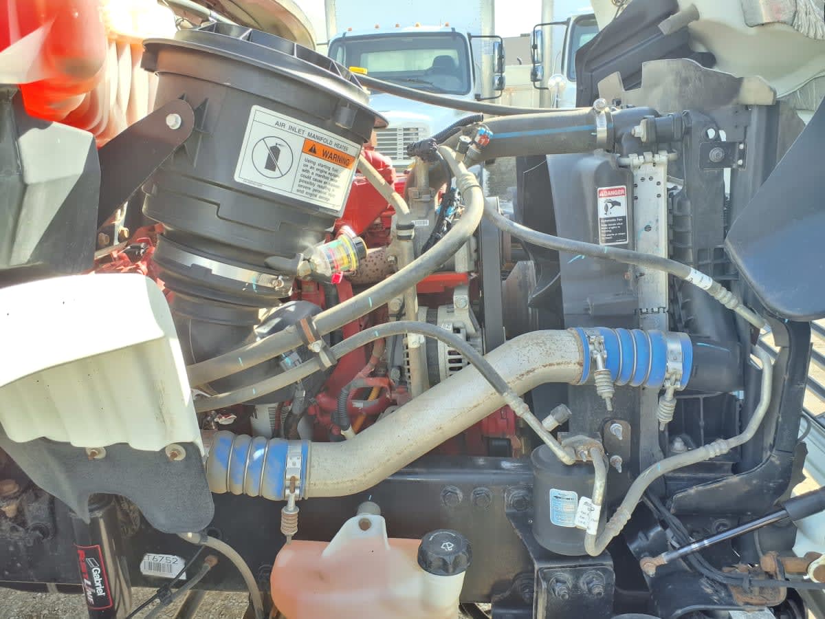 2020 Freightliner/Mercedes M2 106 231589