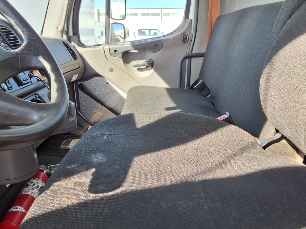 2020 Freightliner/Mercedes M2 106 231589