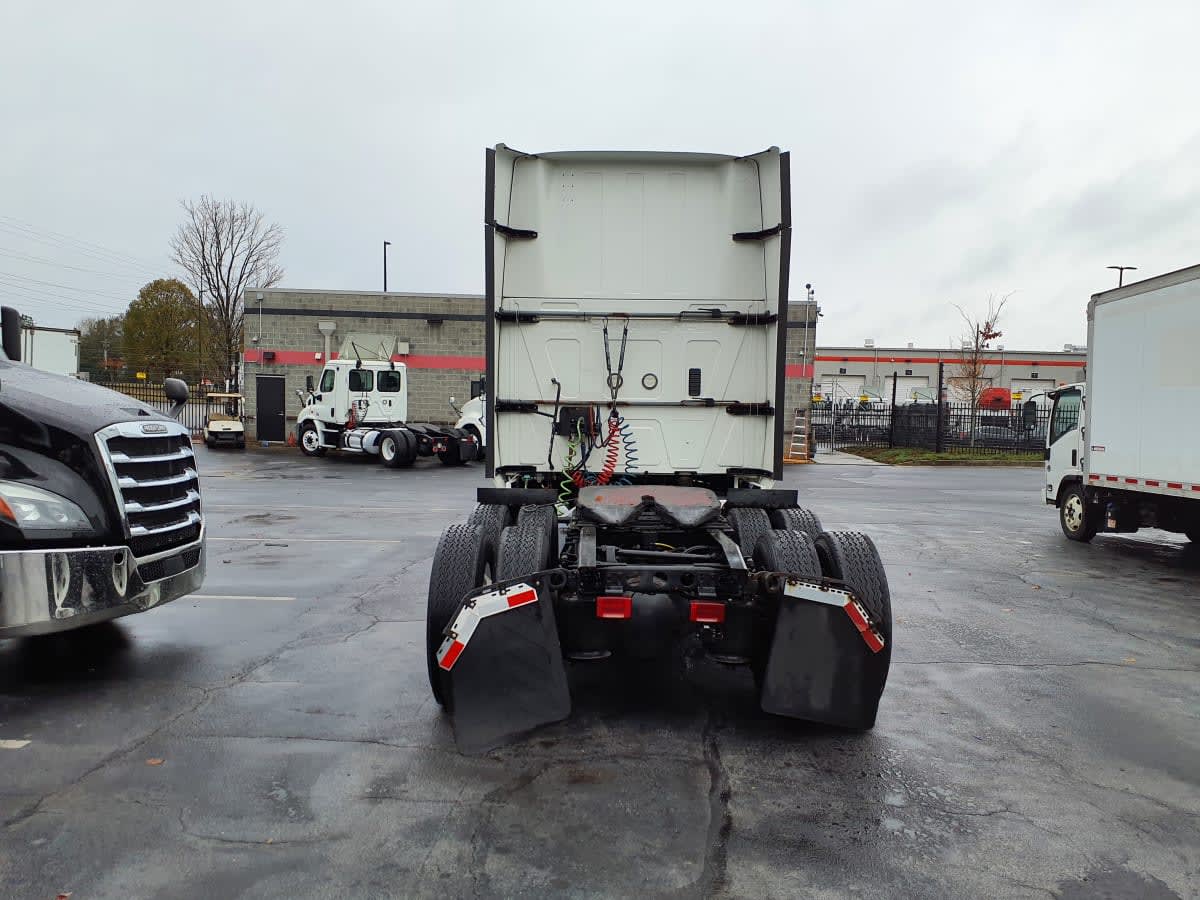 2020 International - image 5