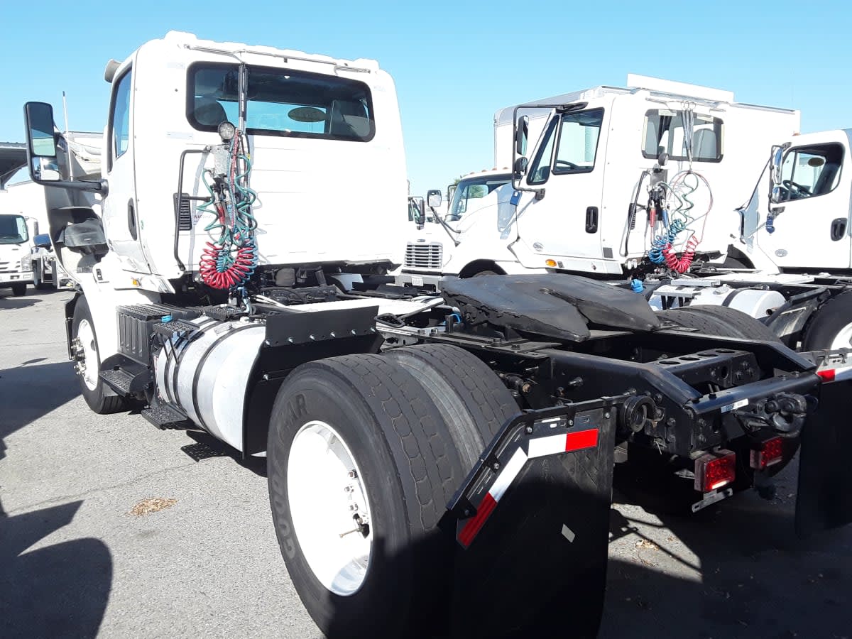 2019 International - image 6